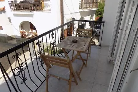 Kyveli House Apartament *